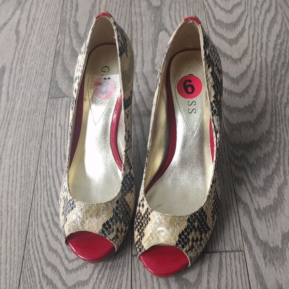 Beautiful shoes by Guess 🌷🌷🌷 - Picture 2 of 12